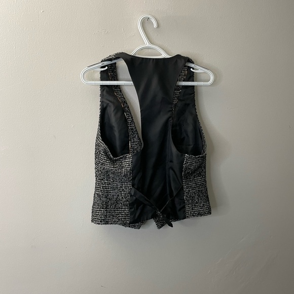 Express Vest, Size 10 - Picture 5 of 7